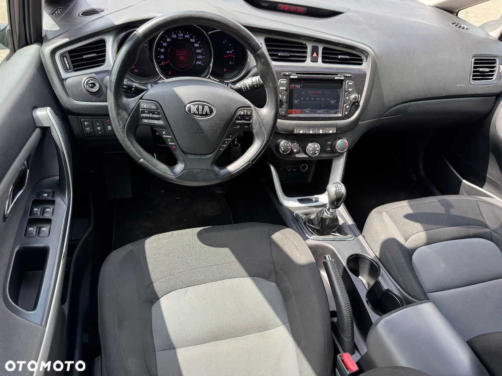 Kia Ceed 1.6 CRDi 128 ISG Fifa World Cup Edition - 16