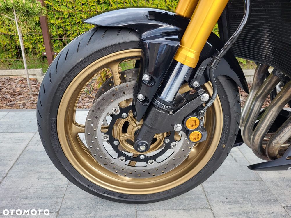 Yamaha FZ8 - 16