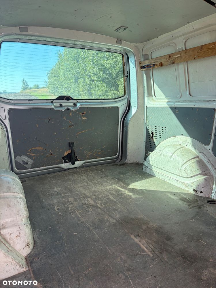Volkswagen T5 - 16