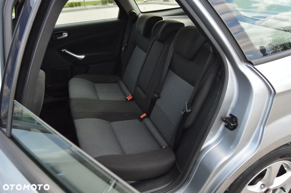 Ford Mondeo 2.0 TDCi Trend - 32