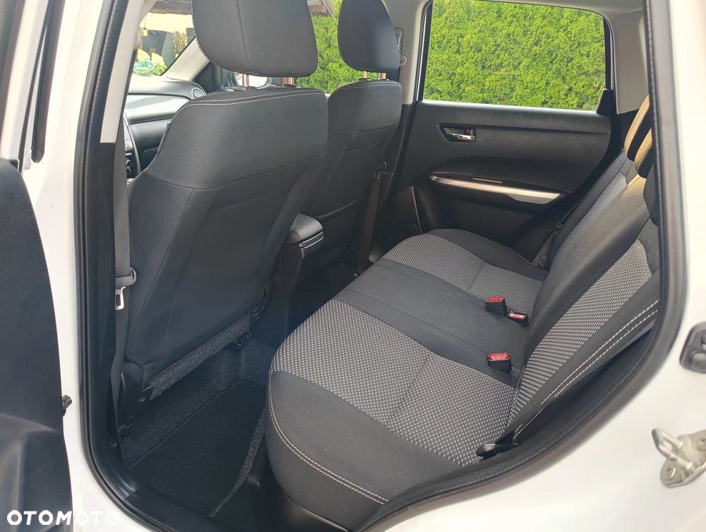 Suzuki Vitara 1.0 Boosterjet Premium 4WD - 27
