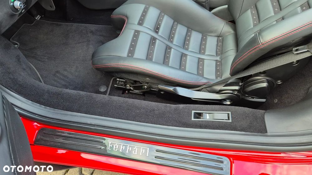 Ferrari F8 Spider - 33