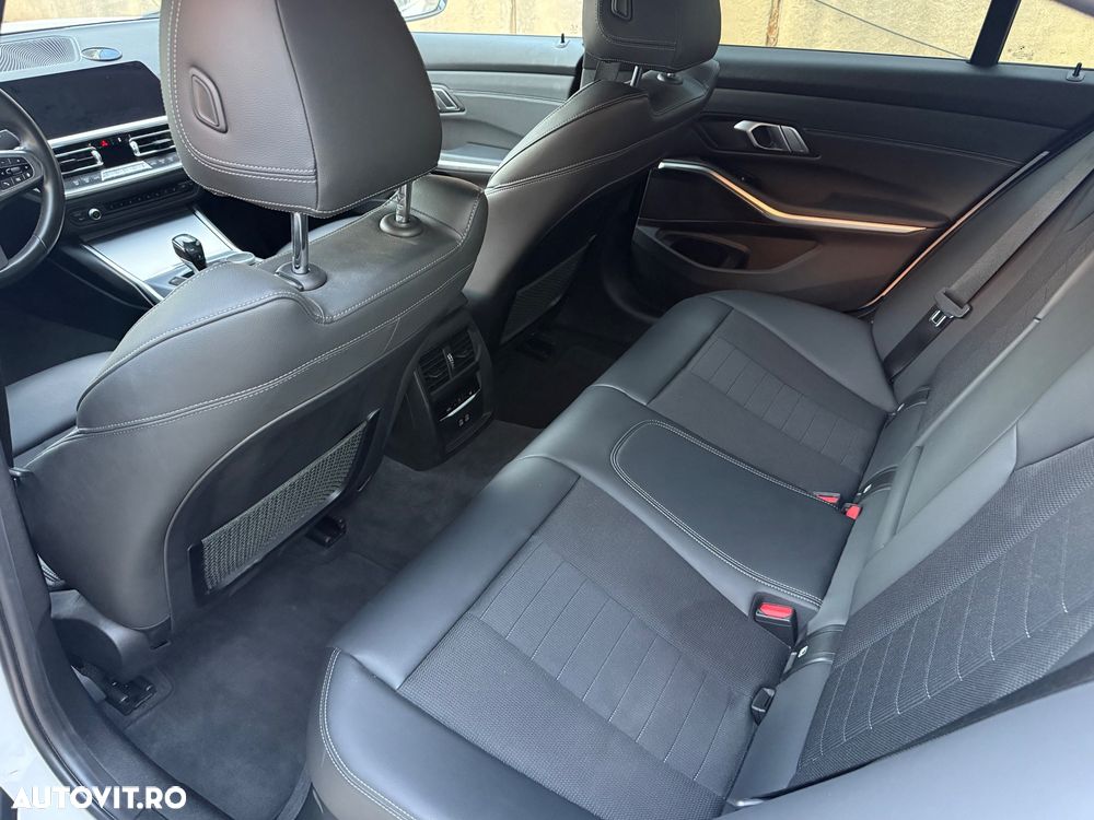BMW Seria 3 318i Aut. M Sport - 35