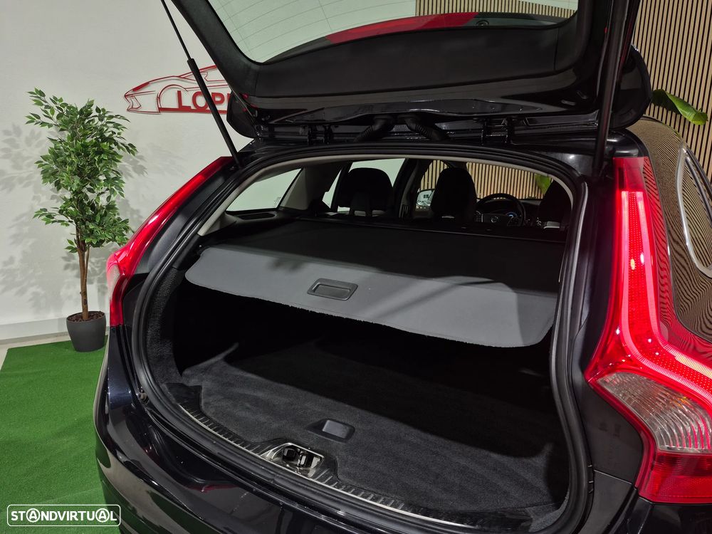 Volvo V60 1.6 D2 Momentum Eco Powershift - 33