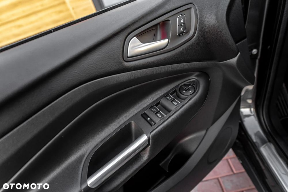 Ford Kuga 2.0 TDCi 4x4 ST-Line - 25