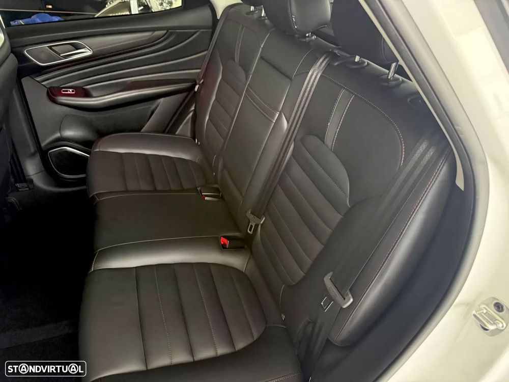 MG EHS 1.5 T-GDI Plug-in Hybrid Luxury - 32