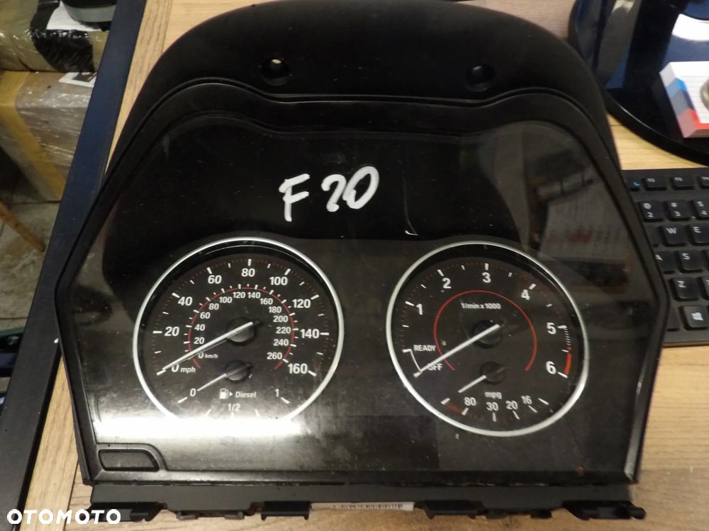 BMW - F20 - LICZNIK , ZEGAR - UK - 9295445 - 1