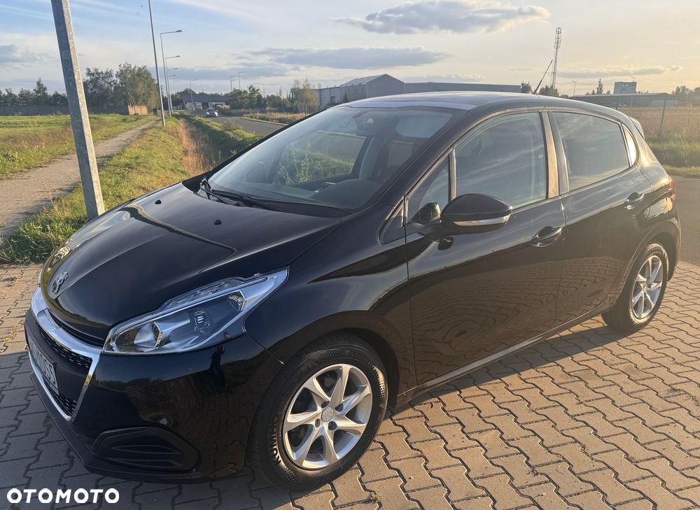 Peugeot 208 1.2 VTi Allure - 33
