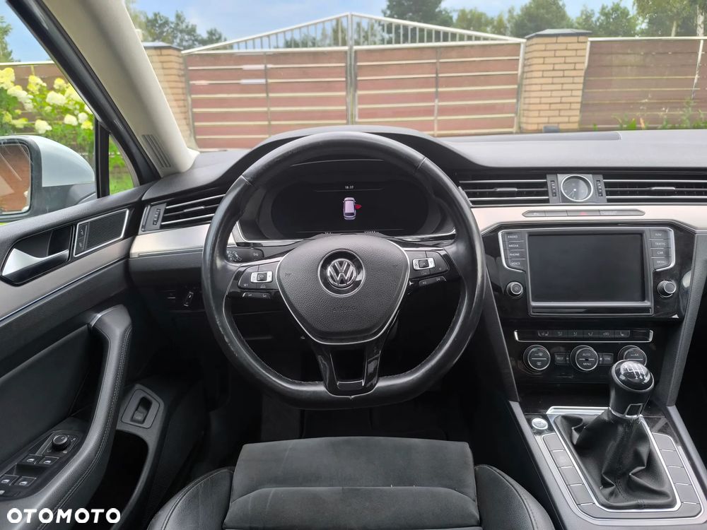 Volkswagen Passat 2.0 TDI SCR Highline - 19