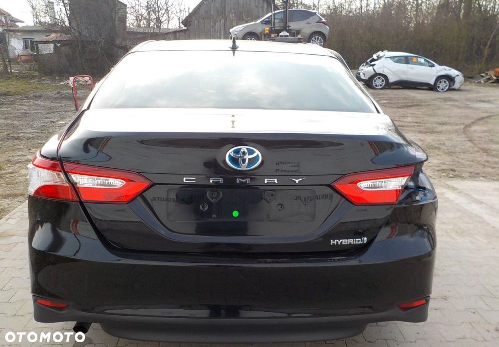 Toyota Camry - 8