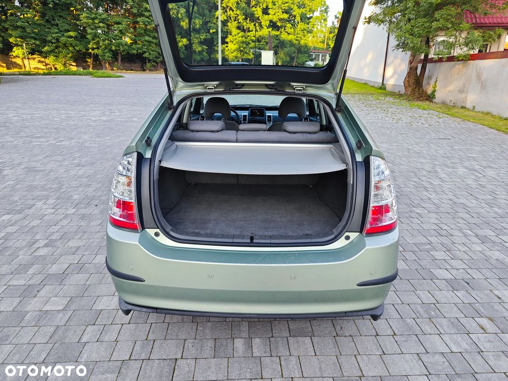 Toyota Prius 1.5 VVT-i Sol - 17