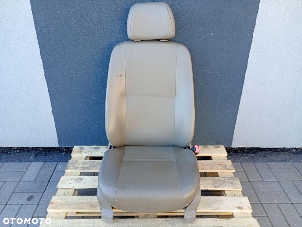 fotel przedni prawy pasażera zapinka vw crafter sprinter w906 2006-2017 - 1