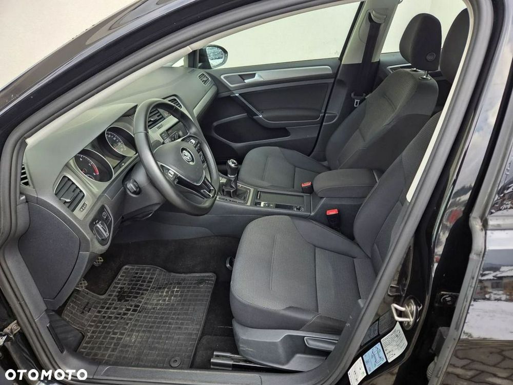 Volkswagen Golf - 8