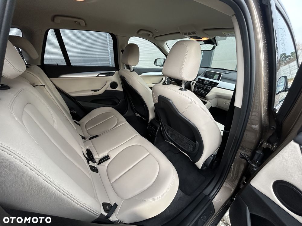 BMW X1 sDrive16d Advantage - 12