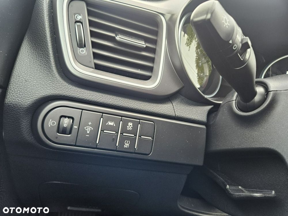 Kia Ceed - 23
