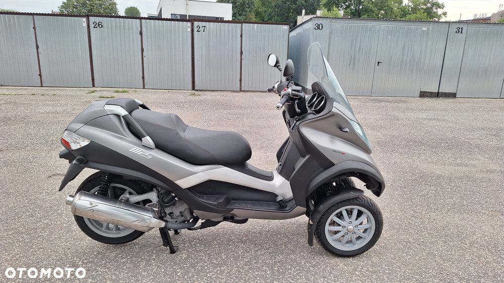 Piaggio MP-3 - 12
