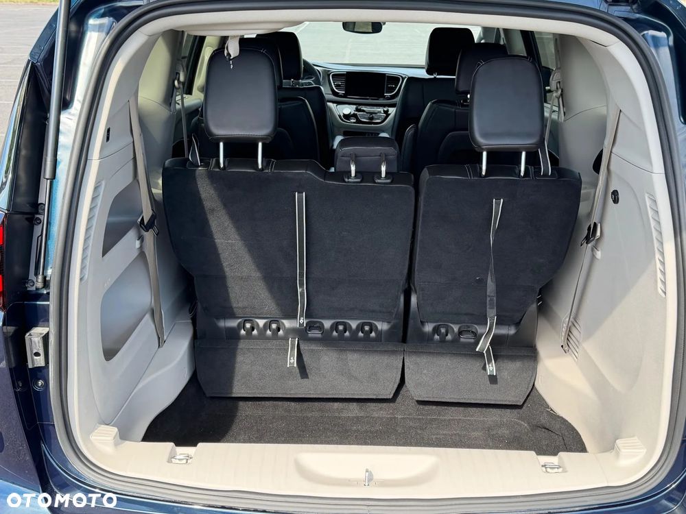 Chrysler Pacifica - 14