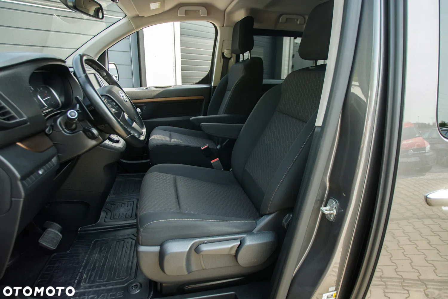 Toyota ProAce 2.0 D-4D Medium 2,7t Active (bryg.) - 15