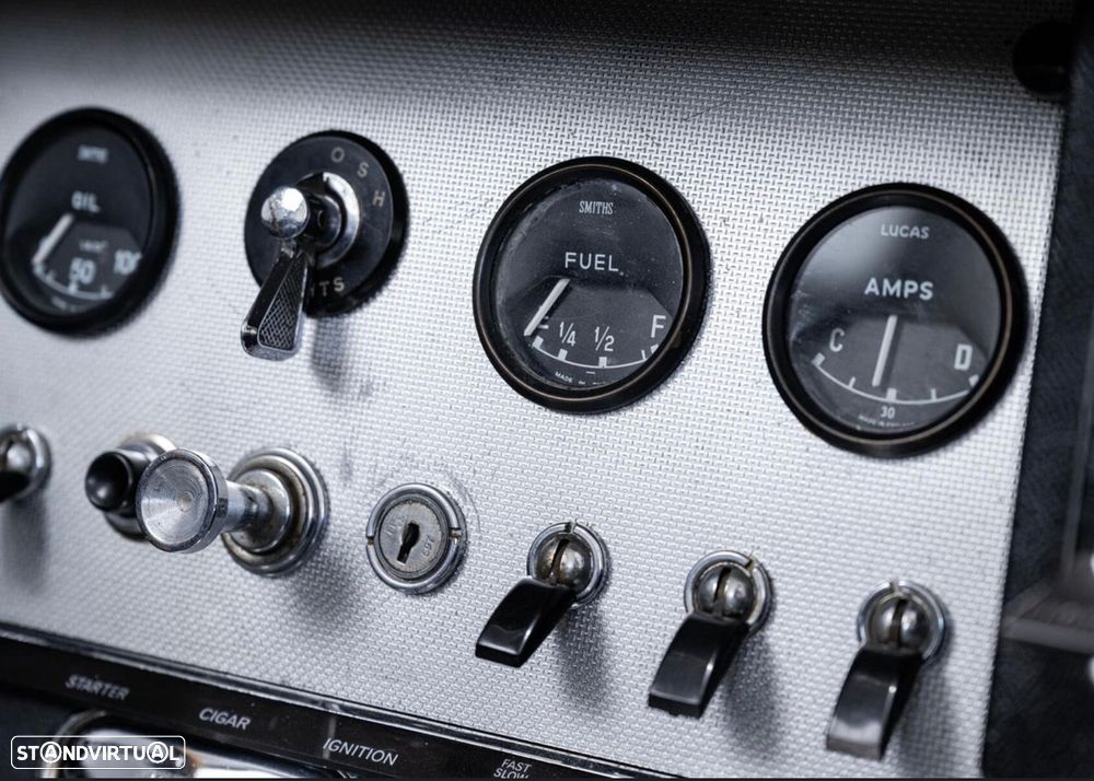 Jaguar E-Type - 17
