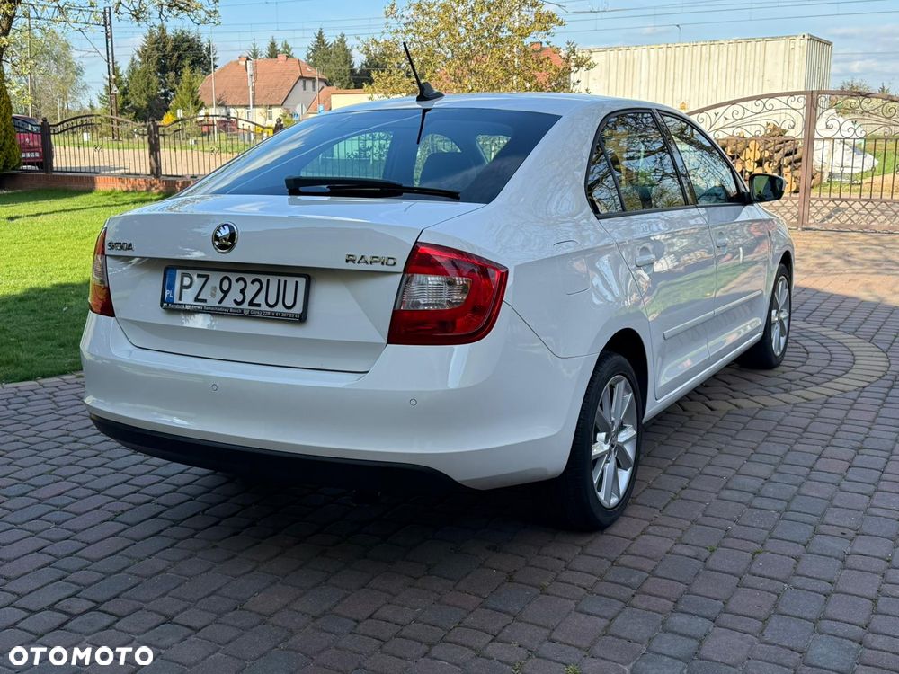 Skoda RAPID 1.6 TDI DPF Style Plus - 3