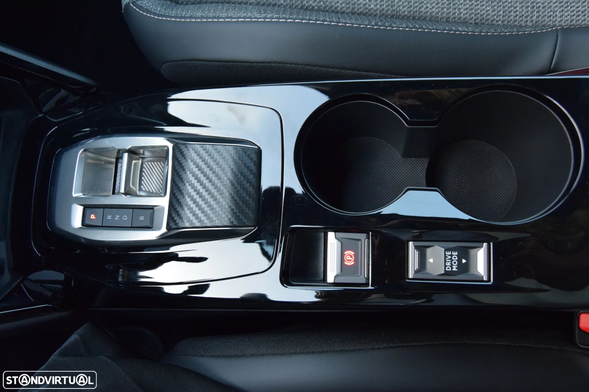 Peugeot e-2008 50 kWh Allure Pack - 25