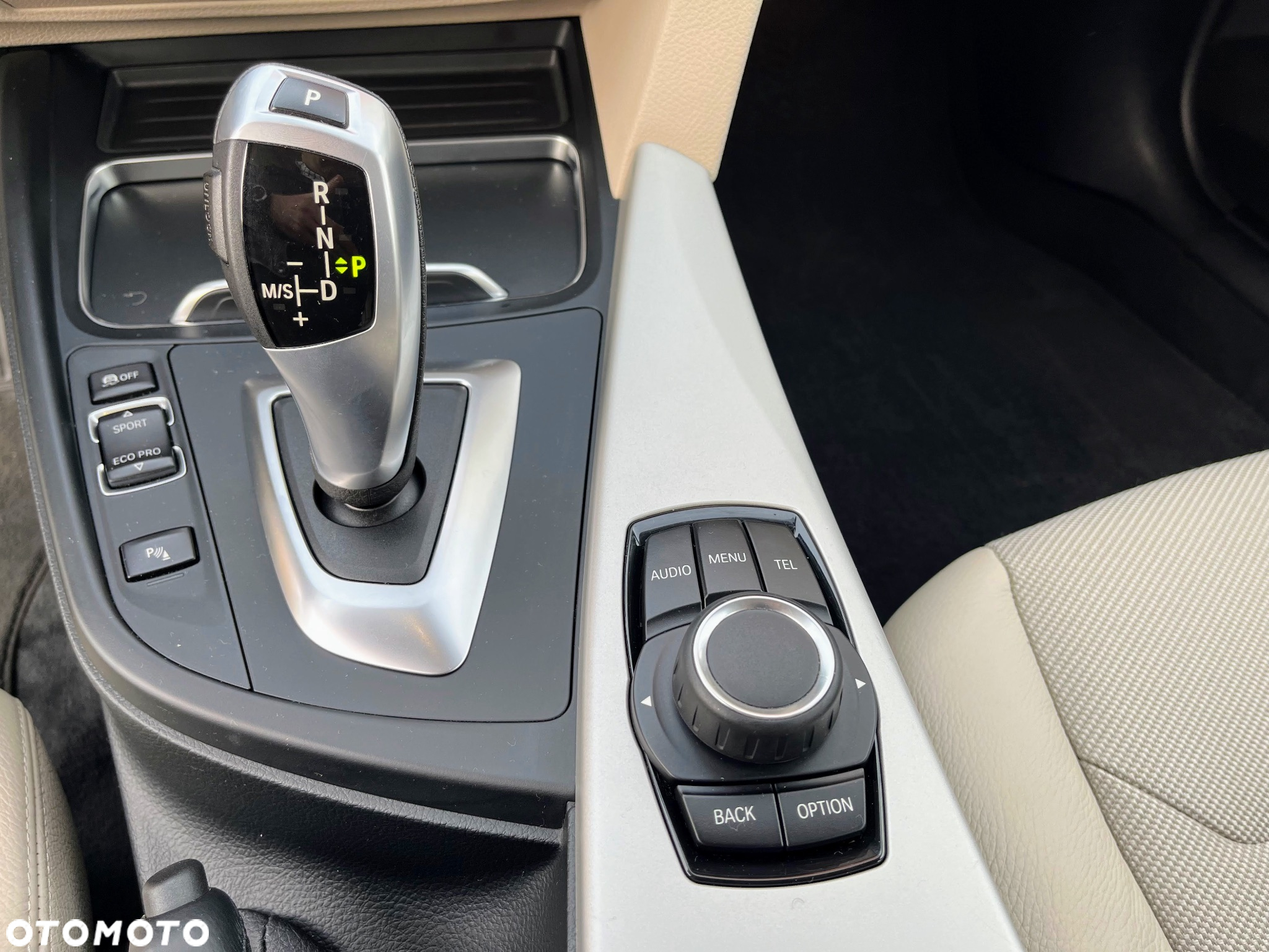 BMW Seria 3 330i xDrive Advantage - 13