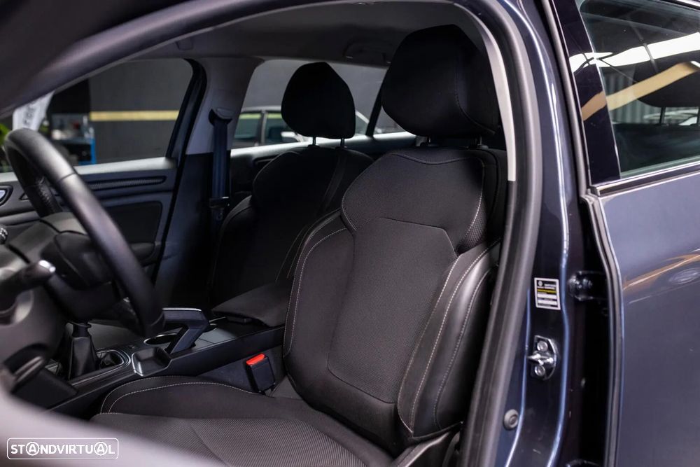 Renault Mégane Sport Tourer - 25