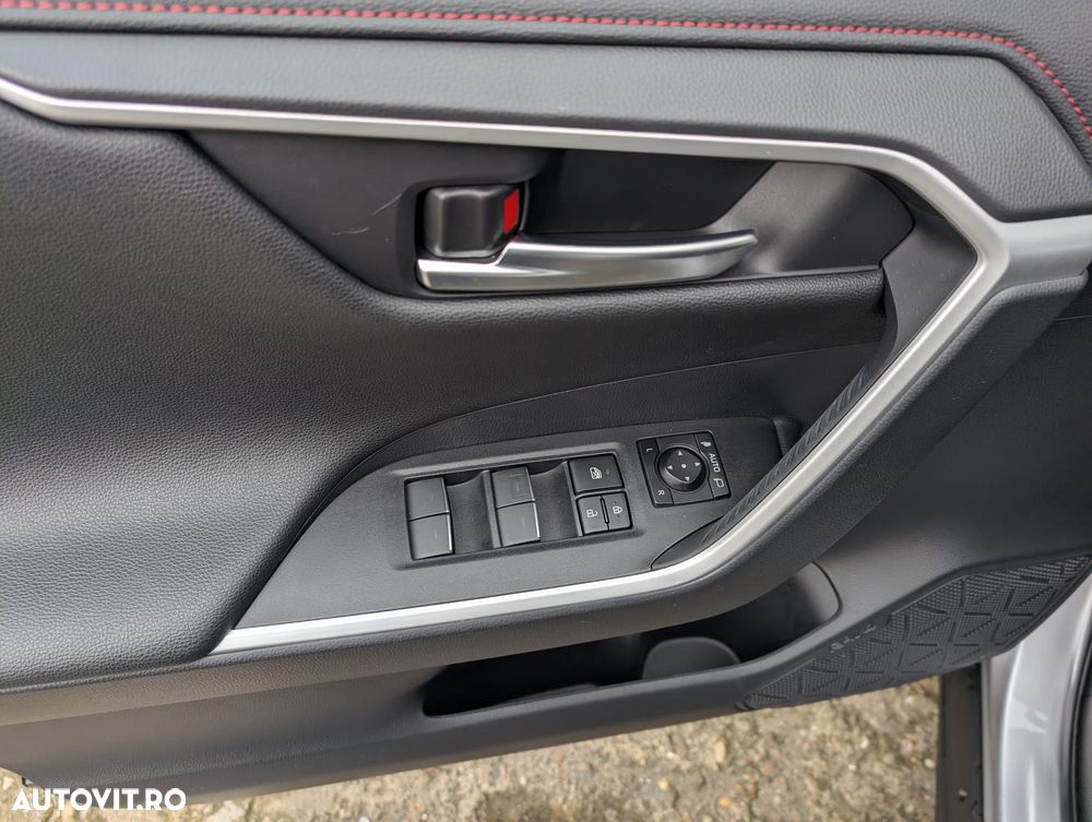 Toyota RAV4 2.5 PHEV VVT-iE 4x4 Style Bi-Tone - 13