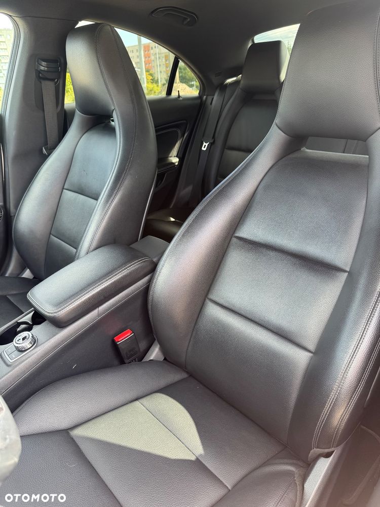 Mercedes-Benz CLA 250 7G-DCT - 8