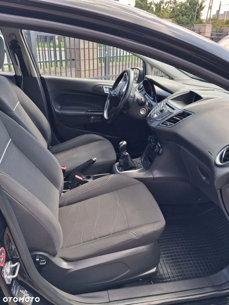 Ford Fiesta - 17