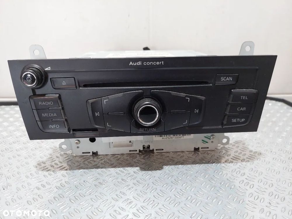 RADIOODTWARZACZ AUDI A4 nr 8T2035186P - 1