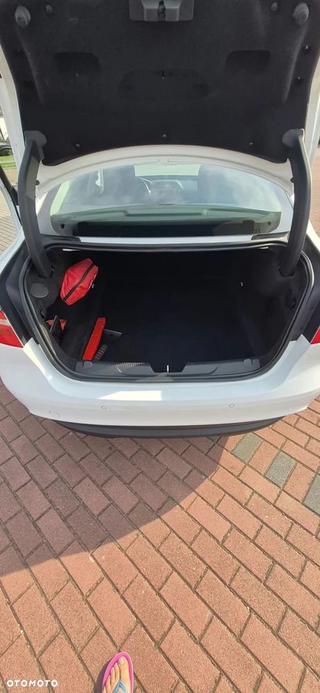 Jaguar XE - 6