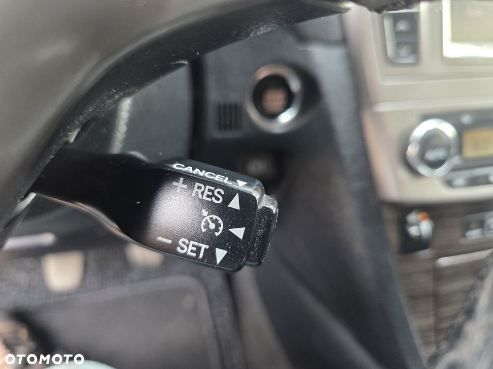 Toyota Avensis Touring Sports 1.8 Business Edition - 30