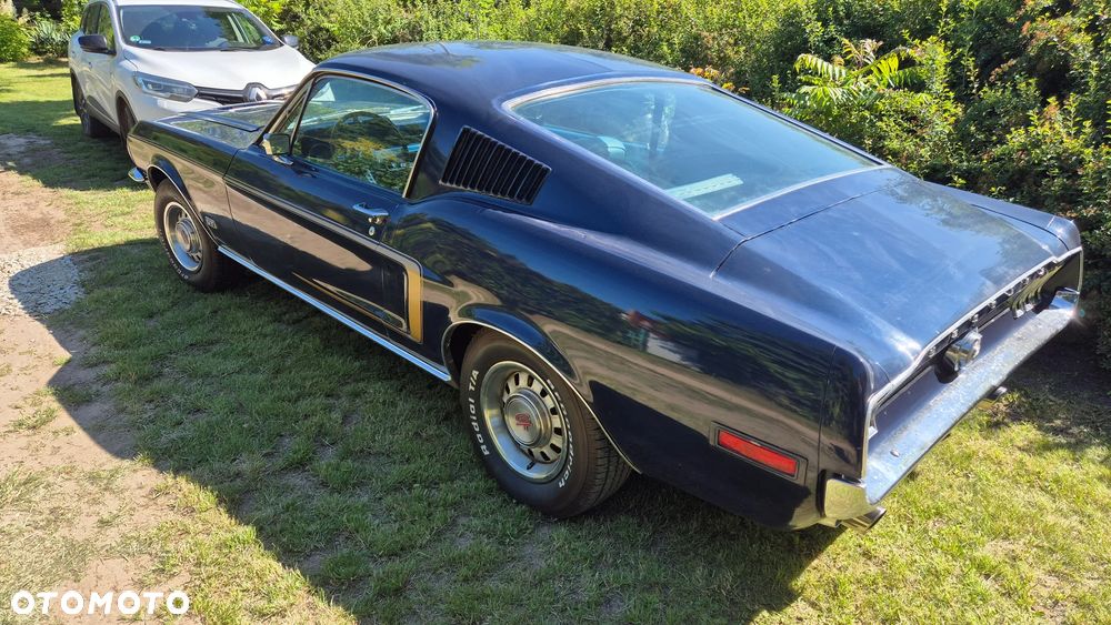 Ford Mustang - 8