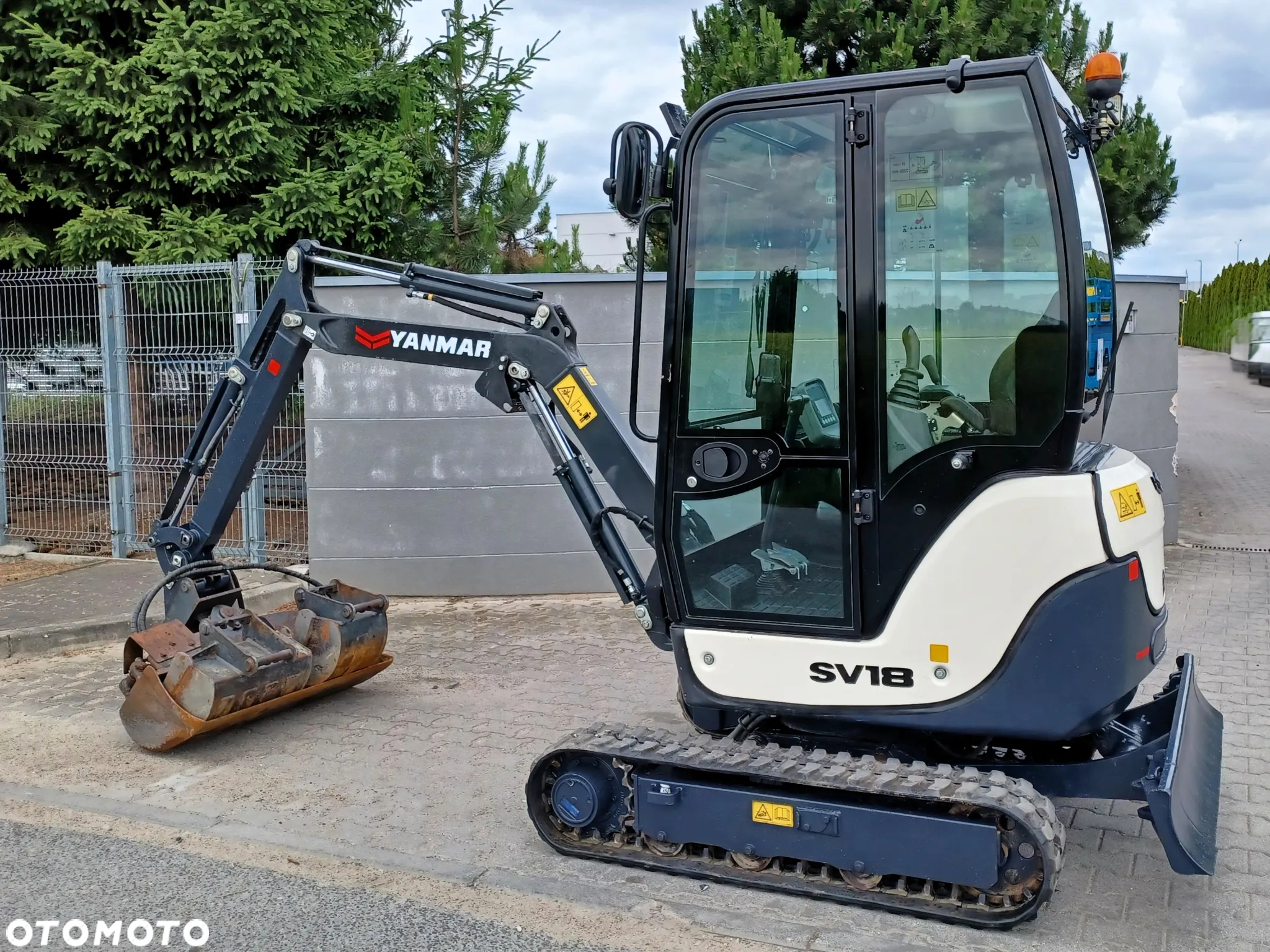 Yanmar SV18 - 3