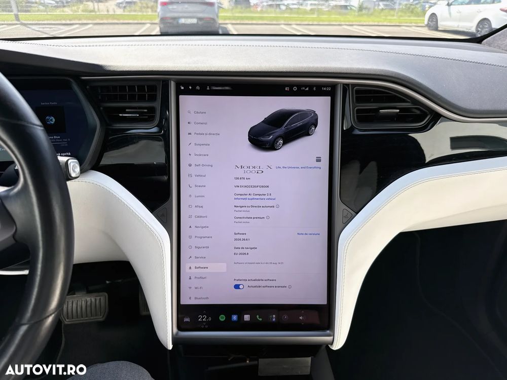 Tesla Model X - 19