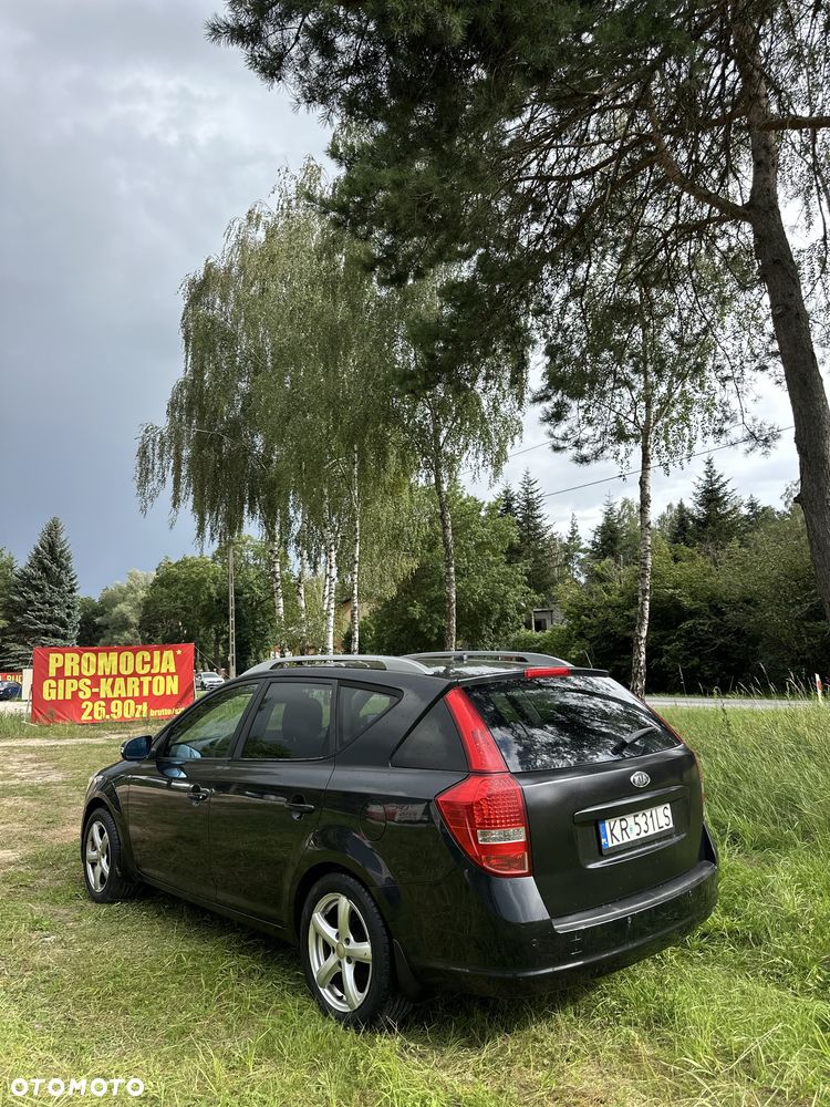 Kia Ceed - 4