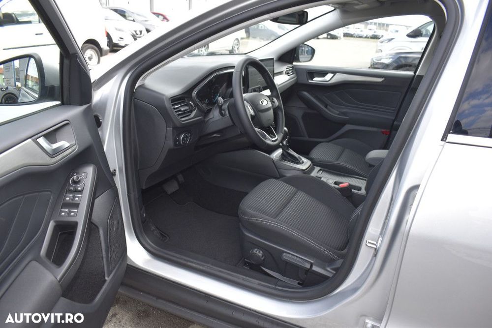 Ford Focus - 11
