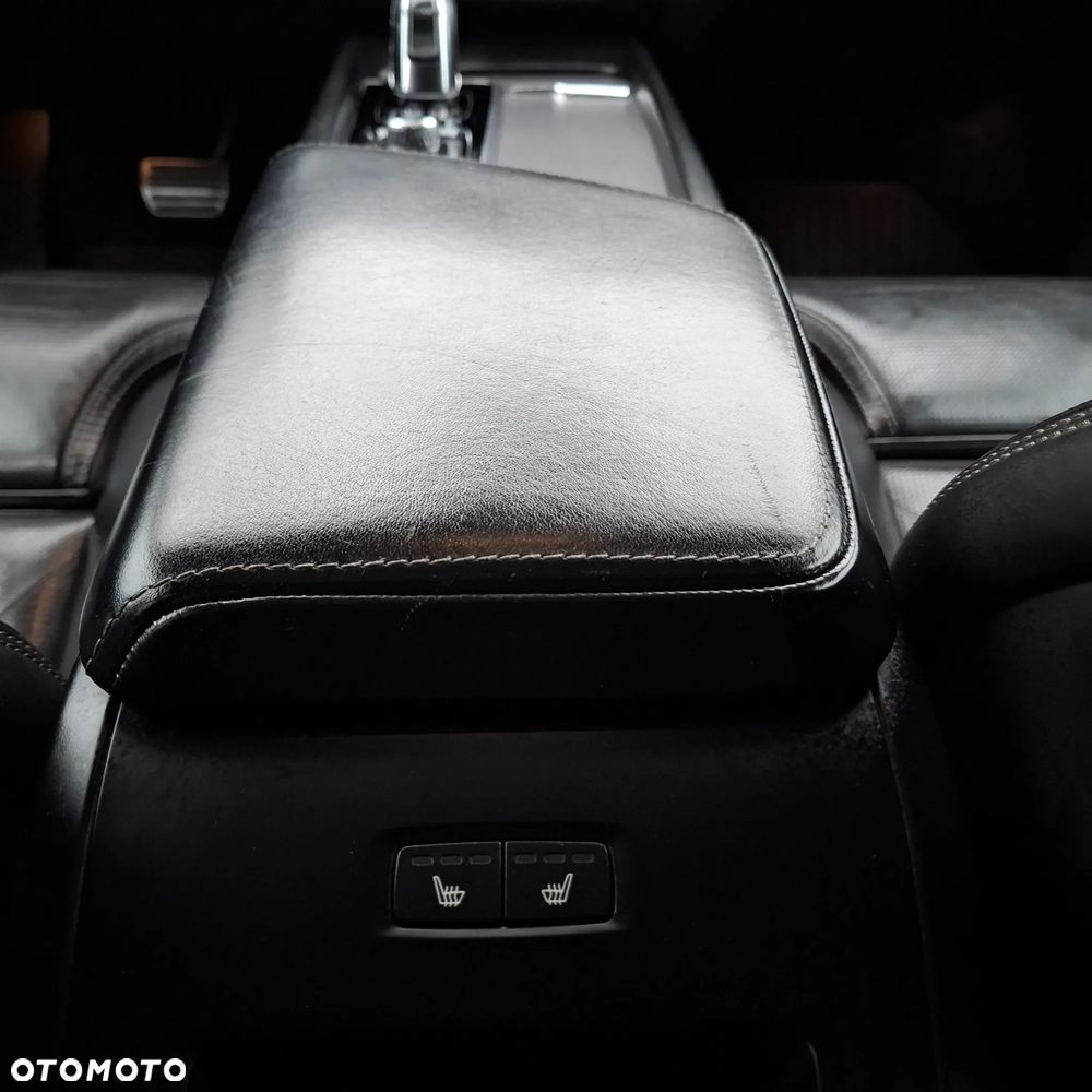 Volvo XC 60 T8 AWD Plug-In Hybrid R-Design - 10