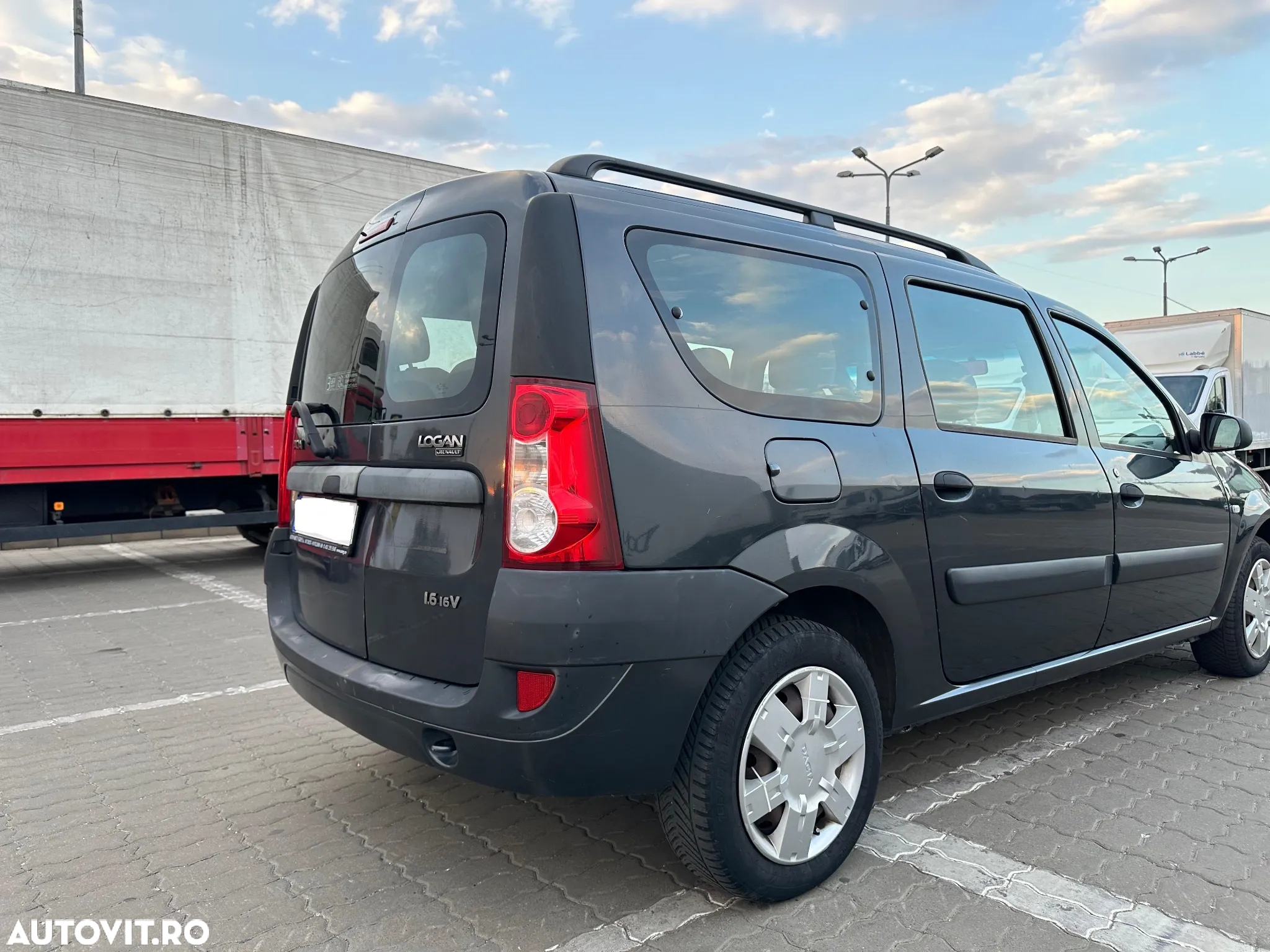 Dacia Logan 1.6 16V Laureate - 10
