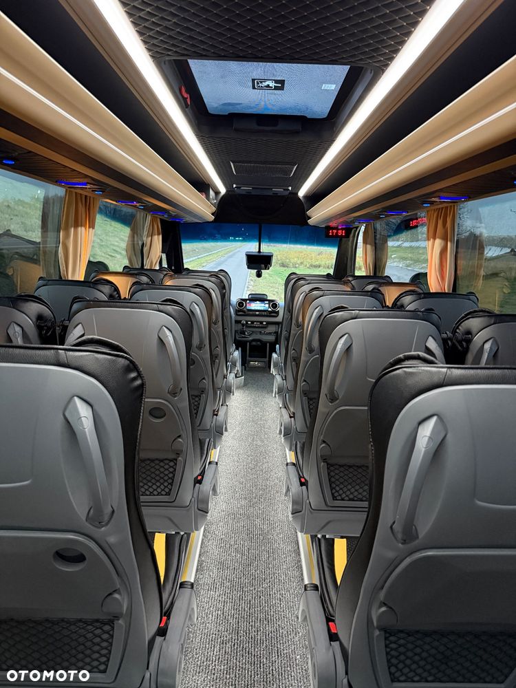 Mercedes-Benz Sprinter 519 - 37