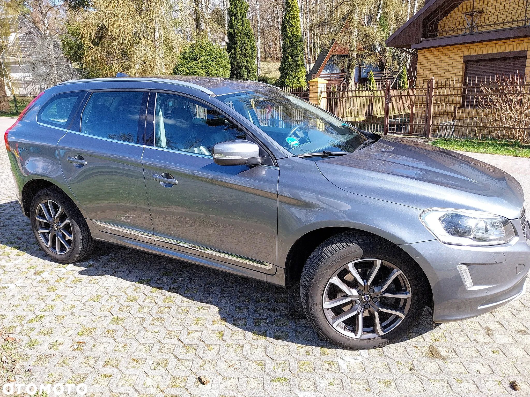 Volvo XC 60 D4 Momentum - 1