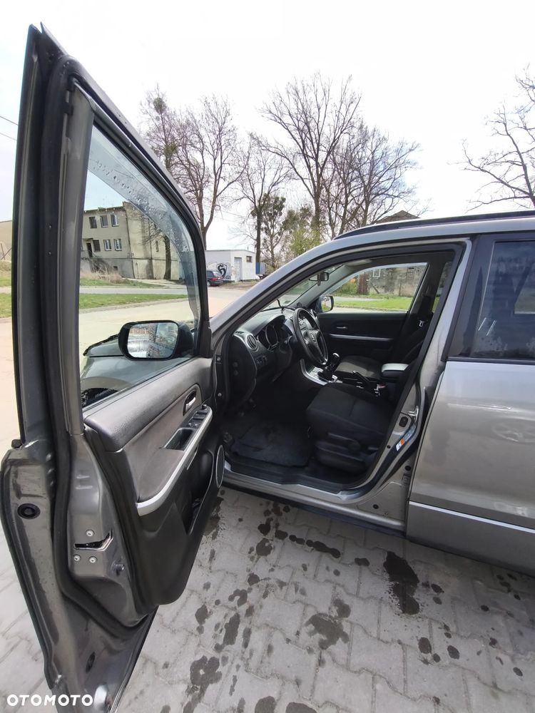 Suzuki Grand Vitara 2.0 - 7