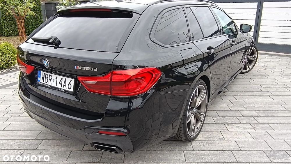 BMW Seria 5 M550d xDrive - 12