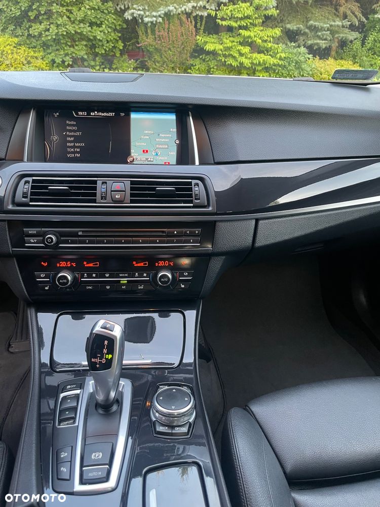 BMW Seria 5 525d Luxury Line - 20