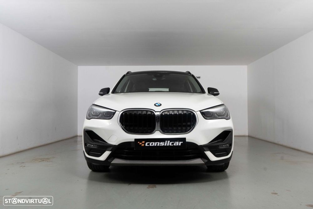 BMW X1 25 e xDrive Corporate Edition - 4