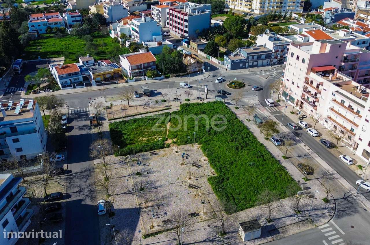 Terreno Urbano com viabilidade para Prédio com 15 Frações e uma loj... - Grande imagem: 5/18
