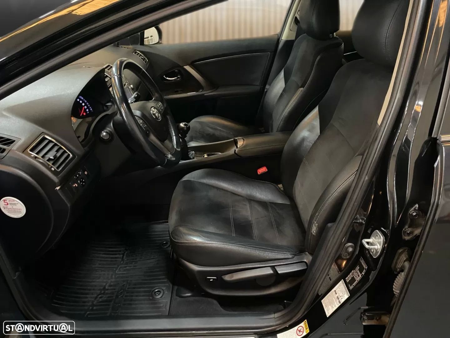 Toyota Avensis SD 2.0 D-4D Exclusive +Navi - 7