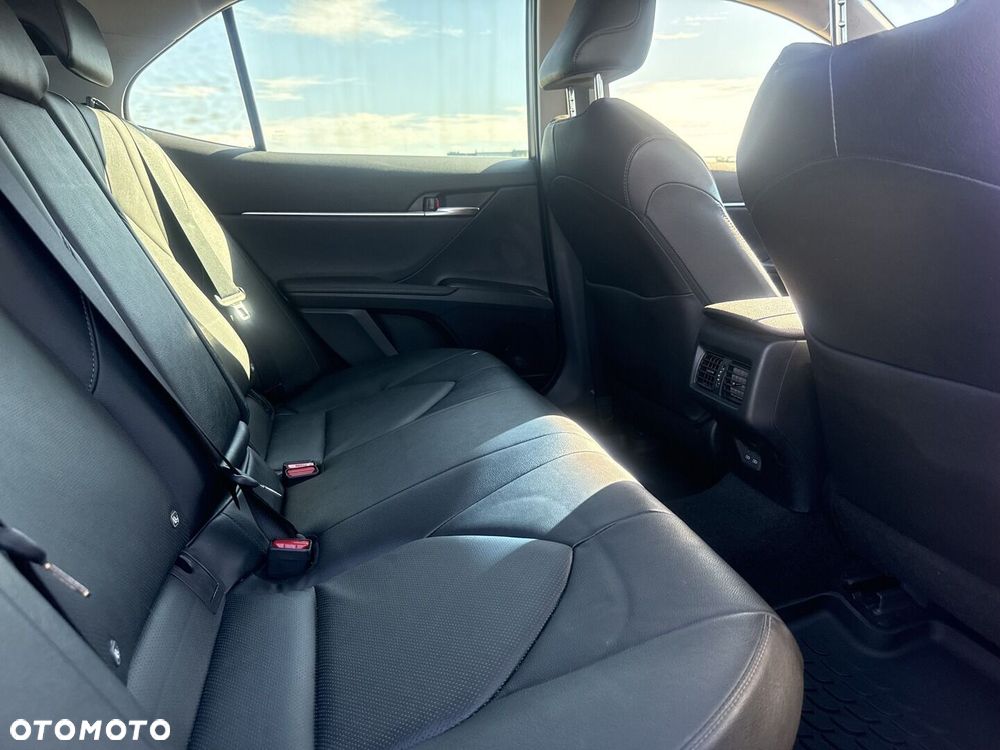 Toyota Camry 2.5 Hybrid Comfort CVT - 11