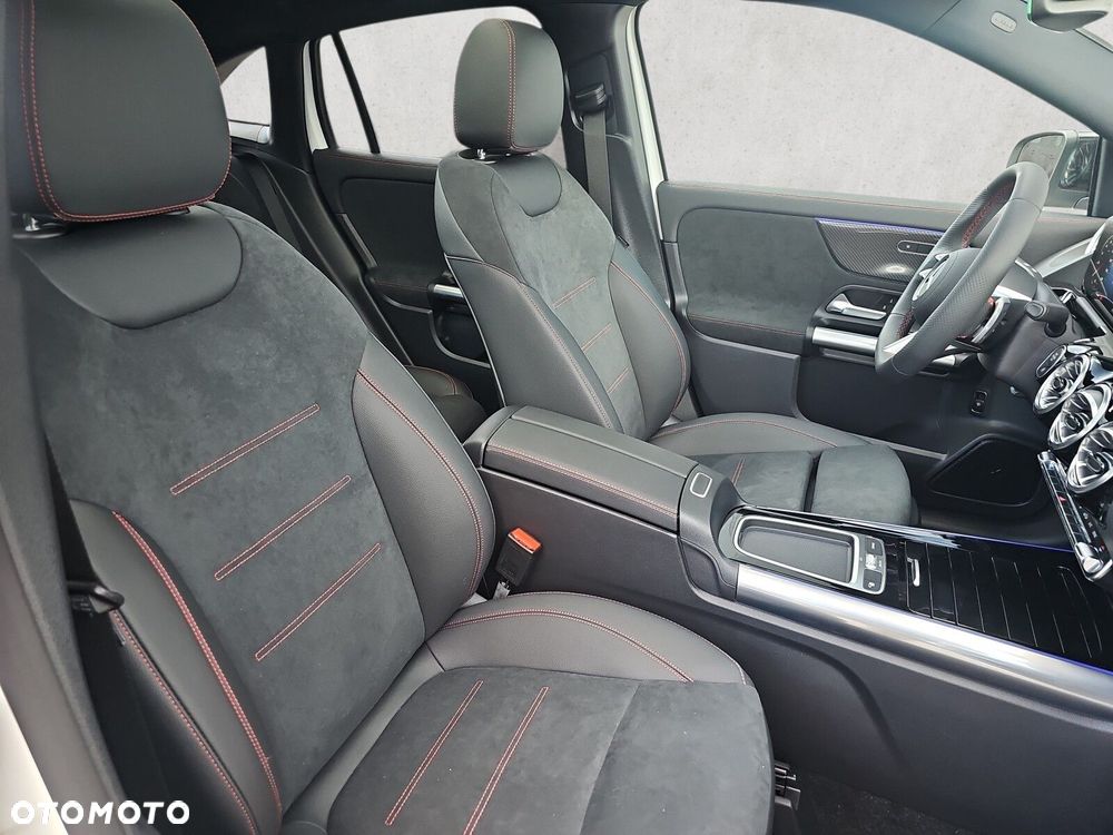 Mercedes-Benz GLA - 16